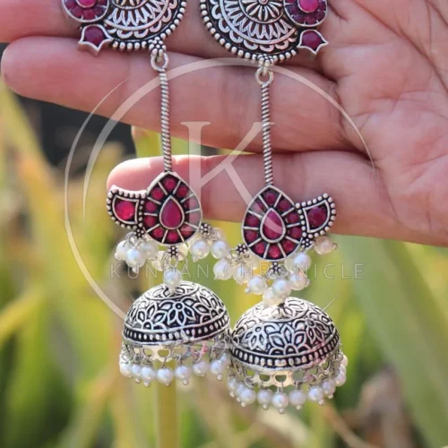 Laal Gulnaar Jhumkay